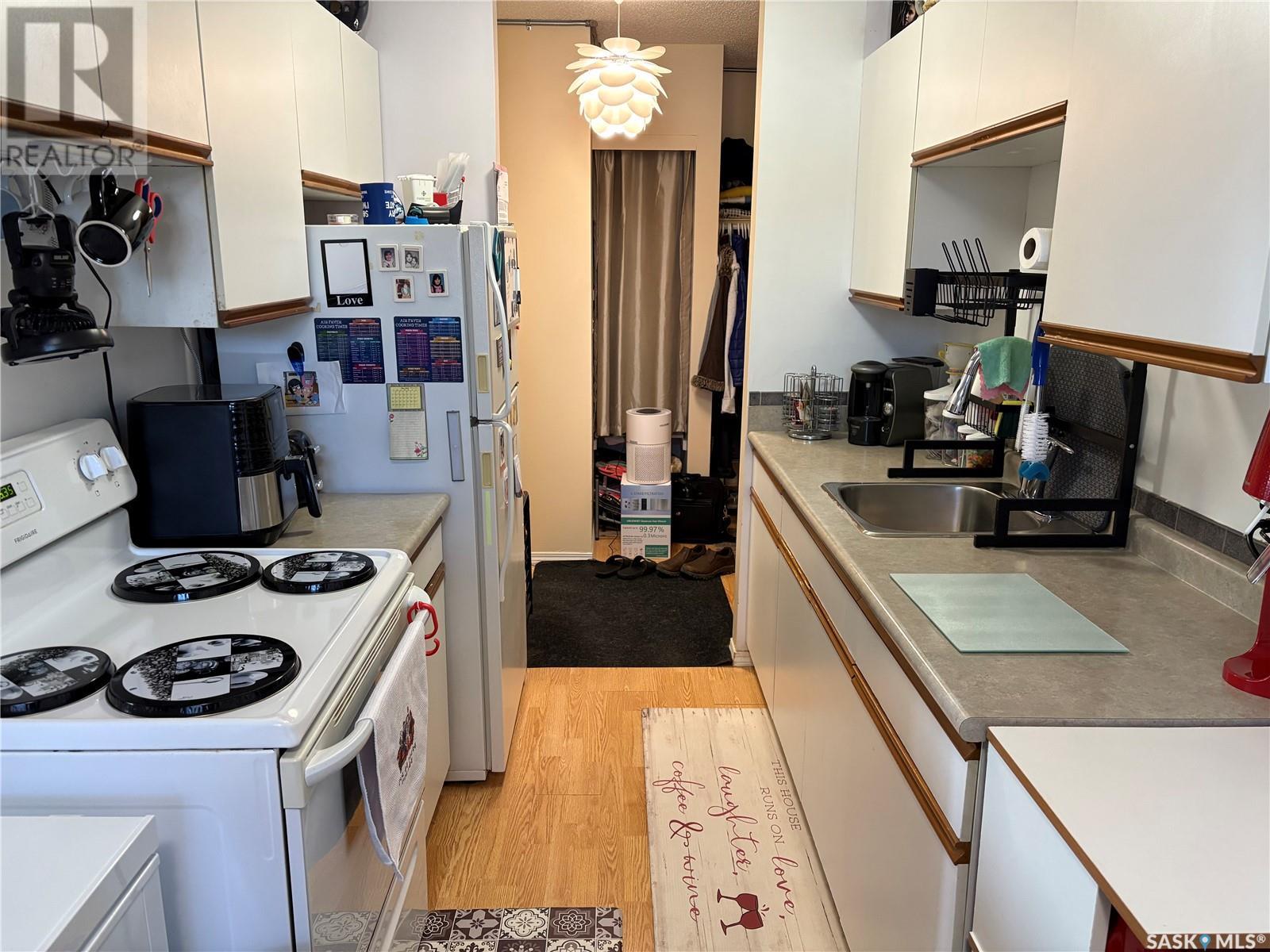 25 2309 17th Street W