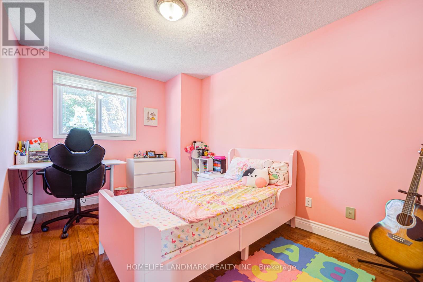 177 Roxanne Crescent