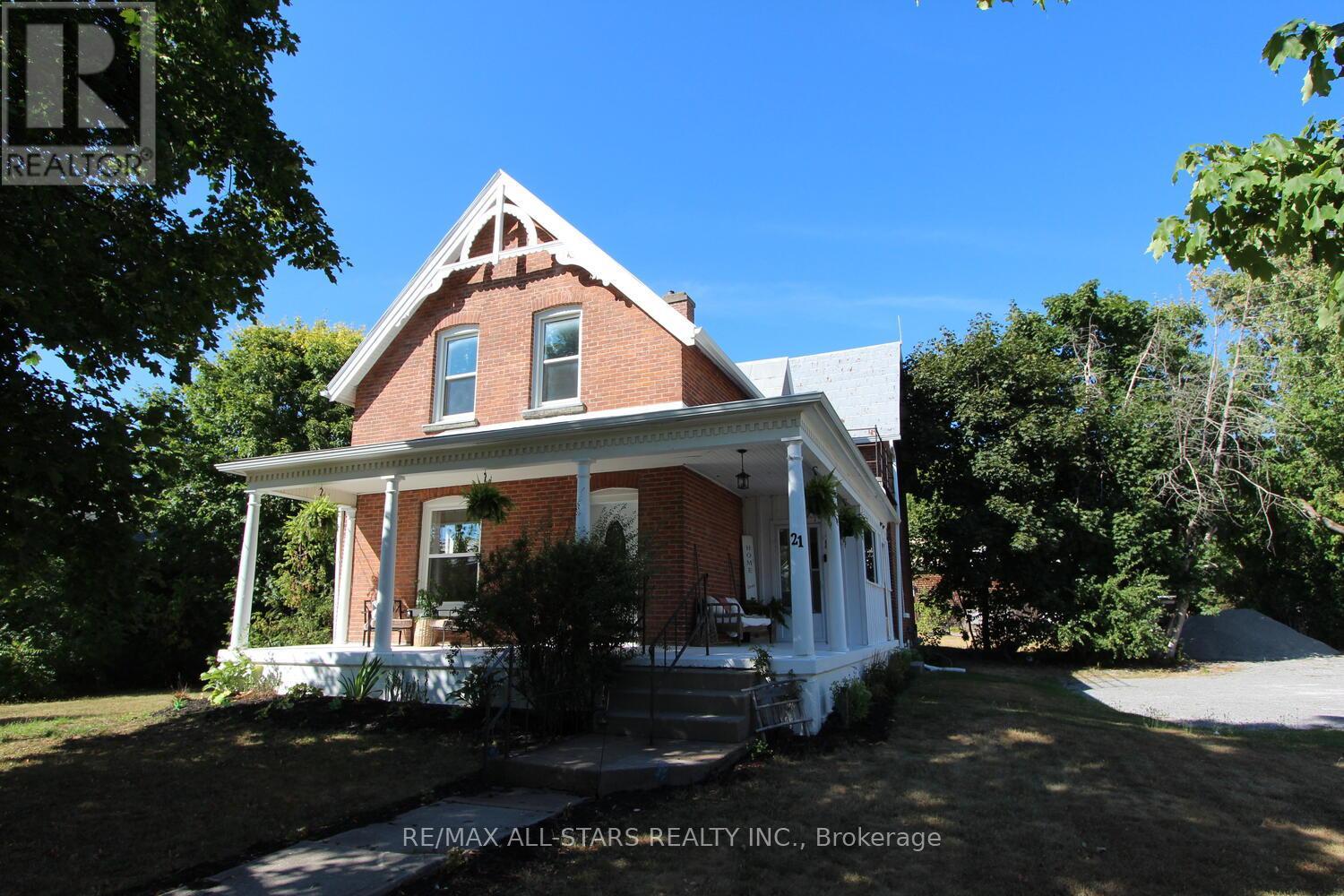 21 Francis Street E