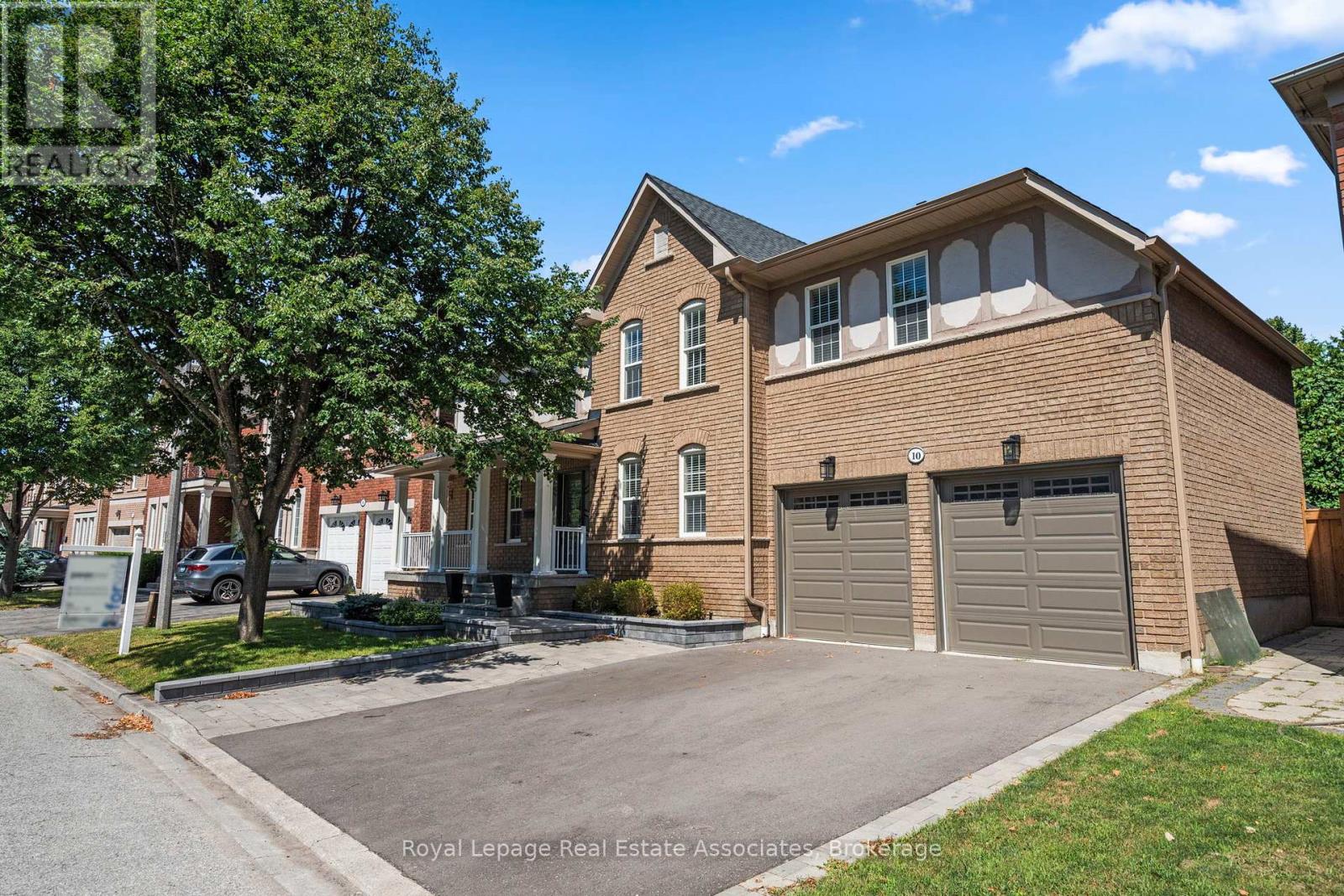 10 Westacott Crescent