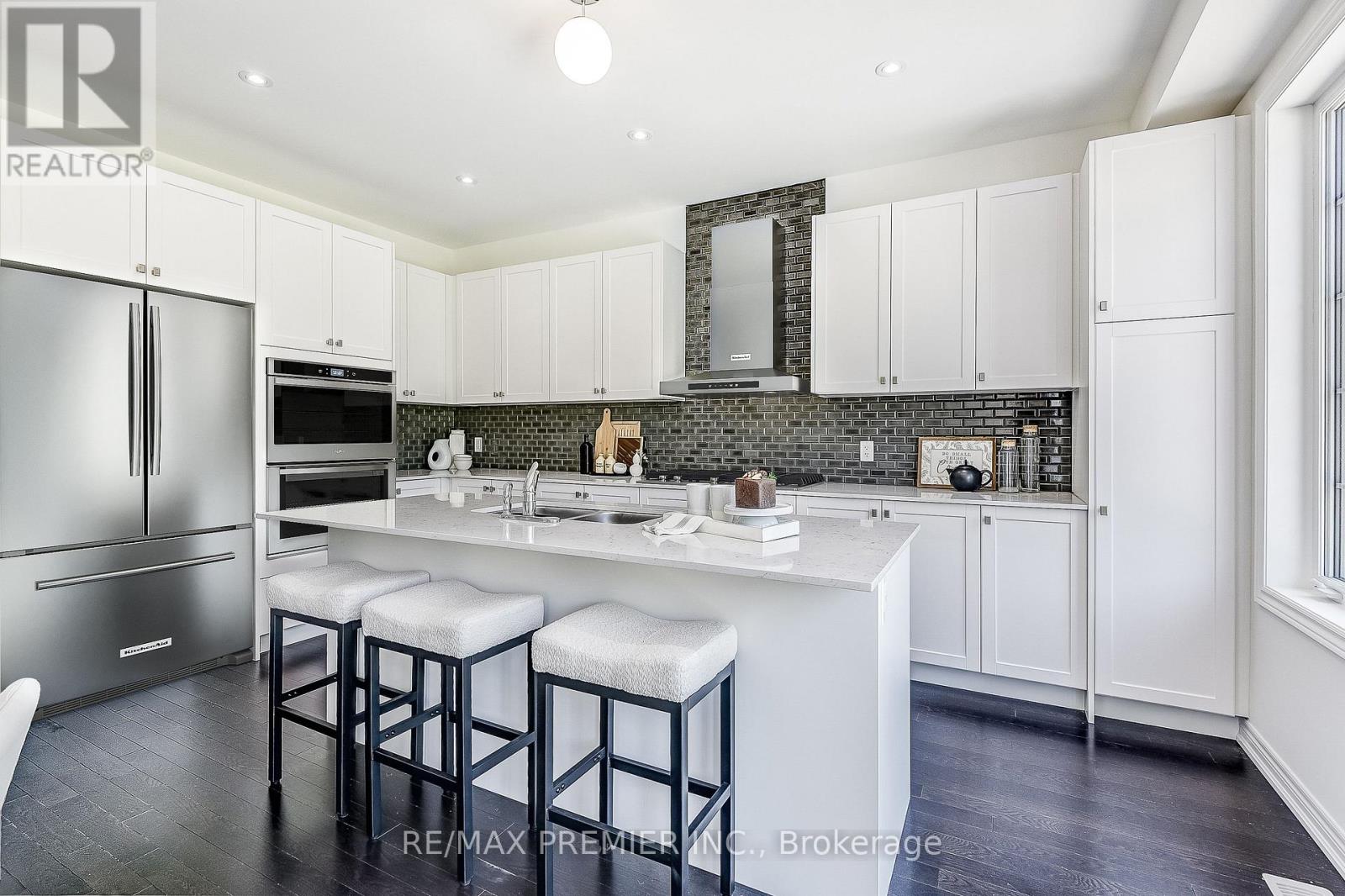1220 Talisman Manor