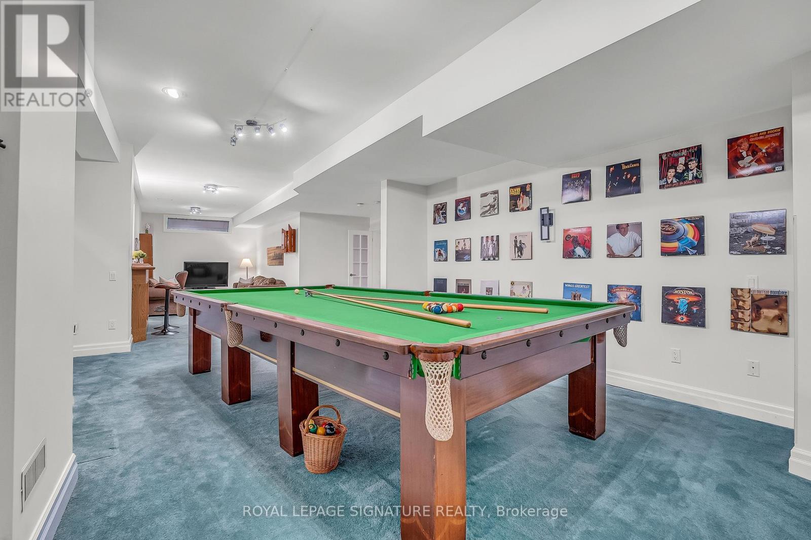 20 Hurlingham Crescent