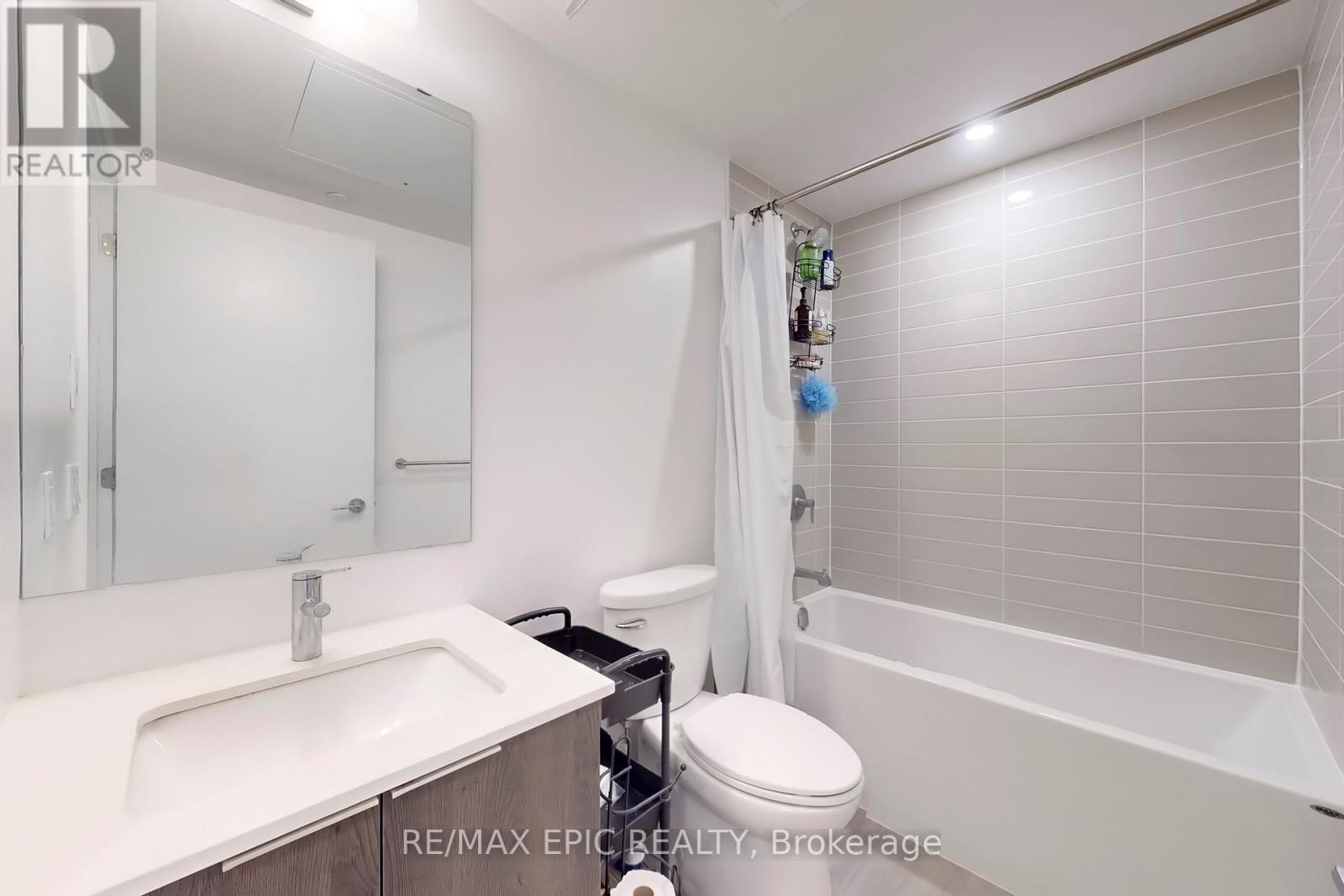 2906 357 King Street W