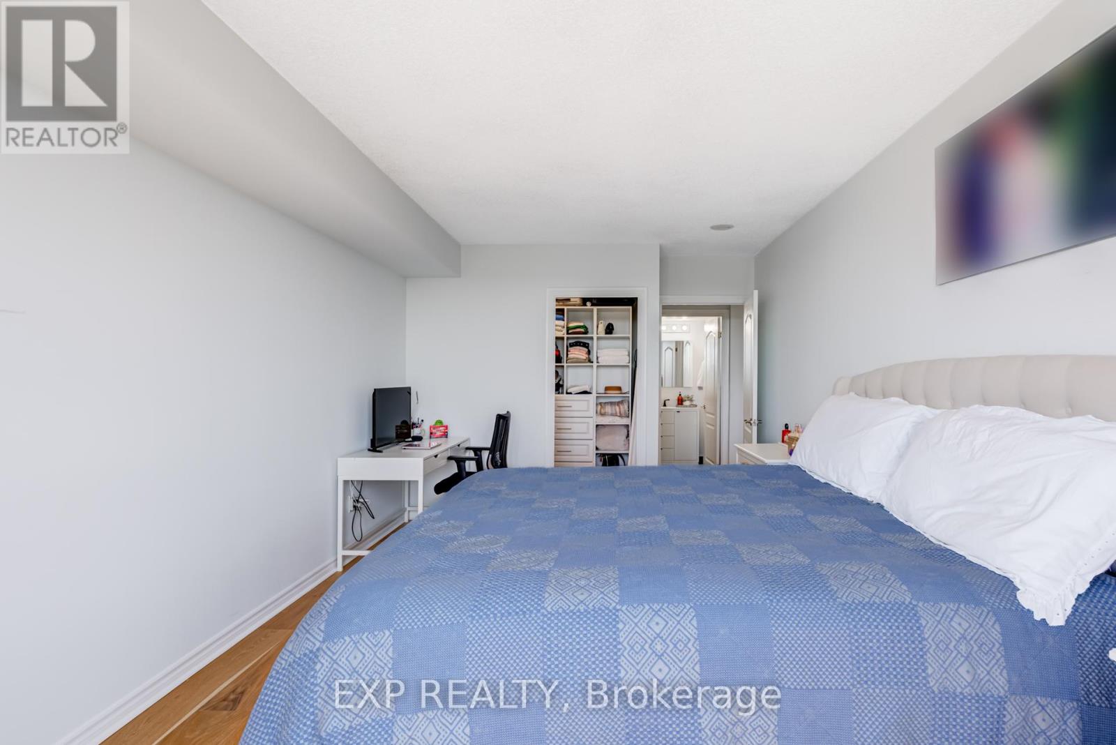 1002 2088 Lawrence Avenue W