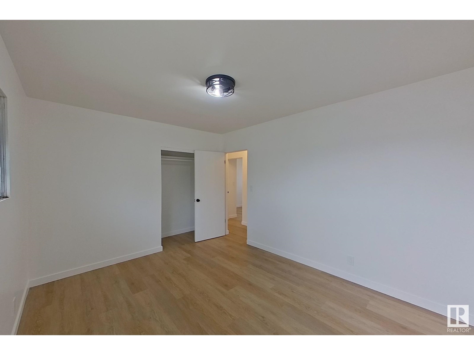12724 92 St Nw
