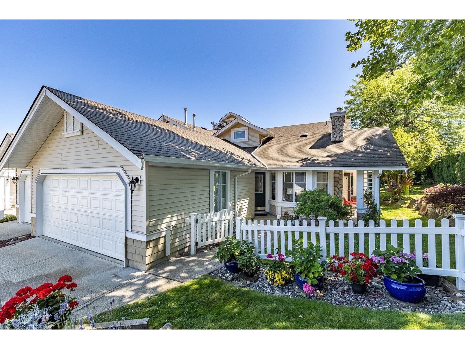 27 6488 168 Street