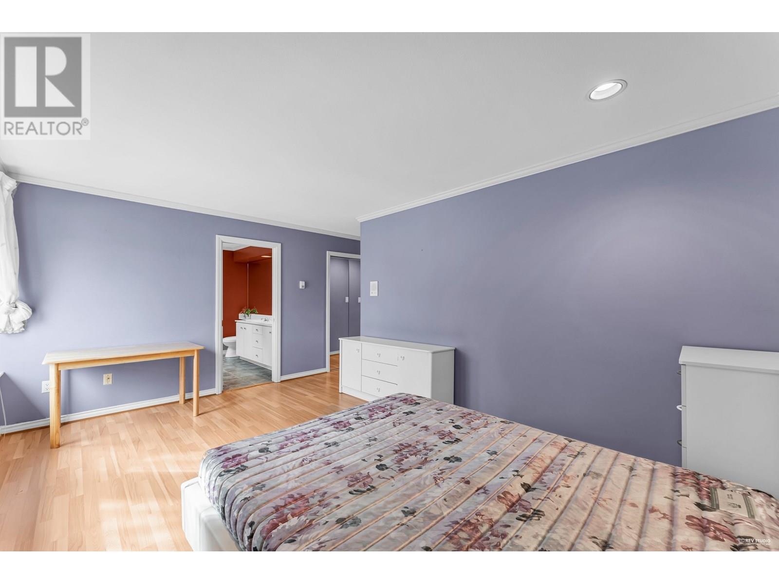 6 8151 Garden City Road
