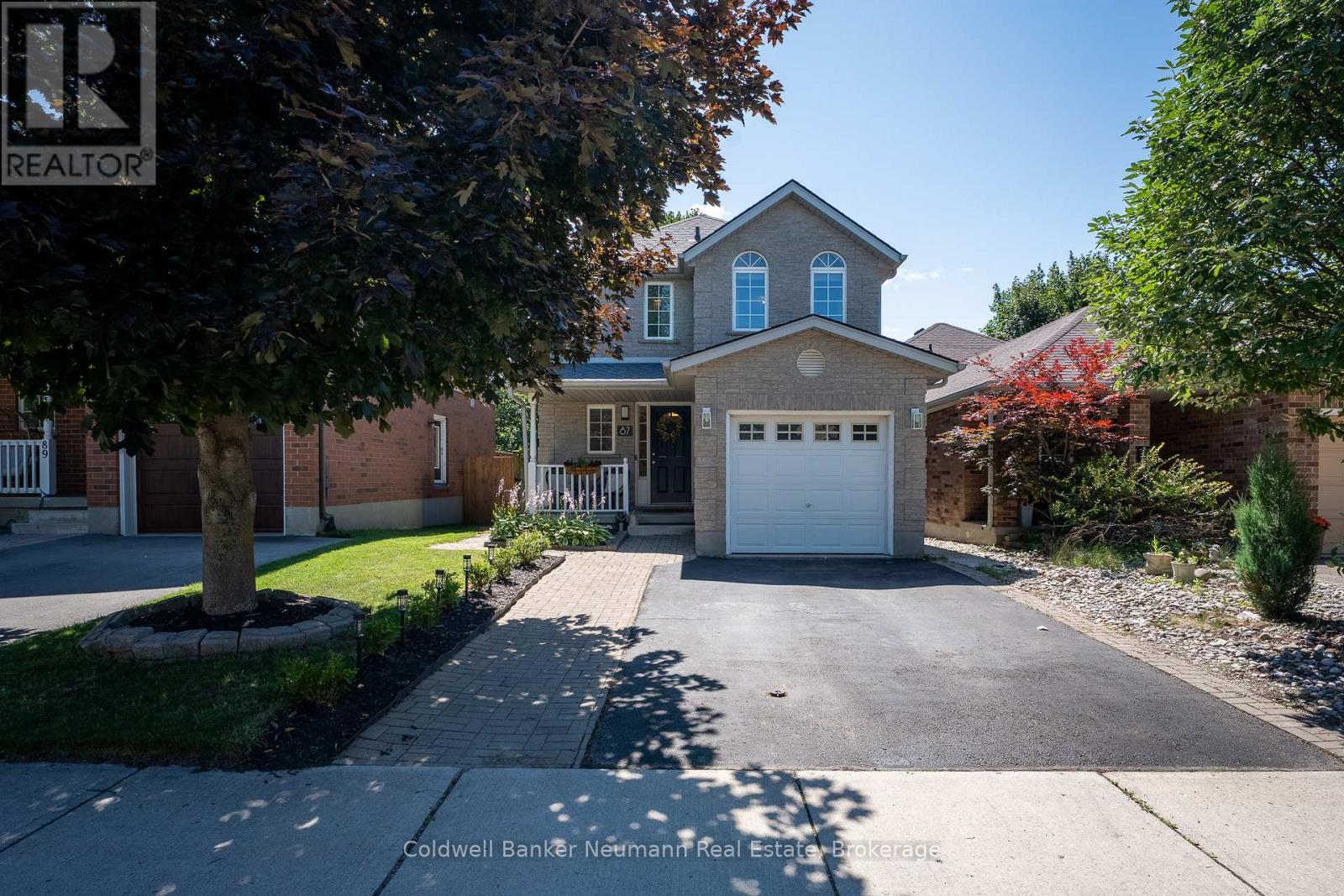 87 Boulder Crescent