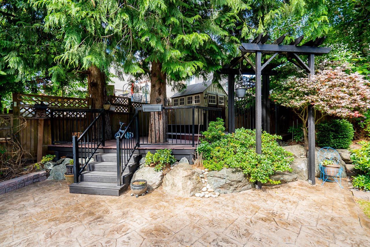 8512 Bradshaw Place Eastern Hillsides