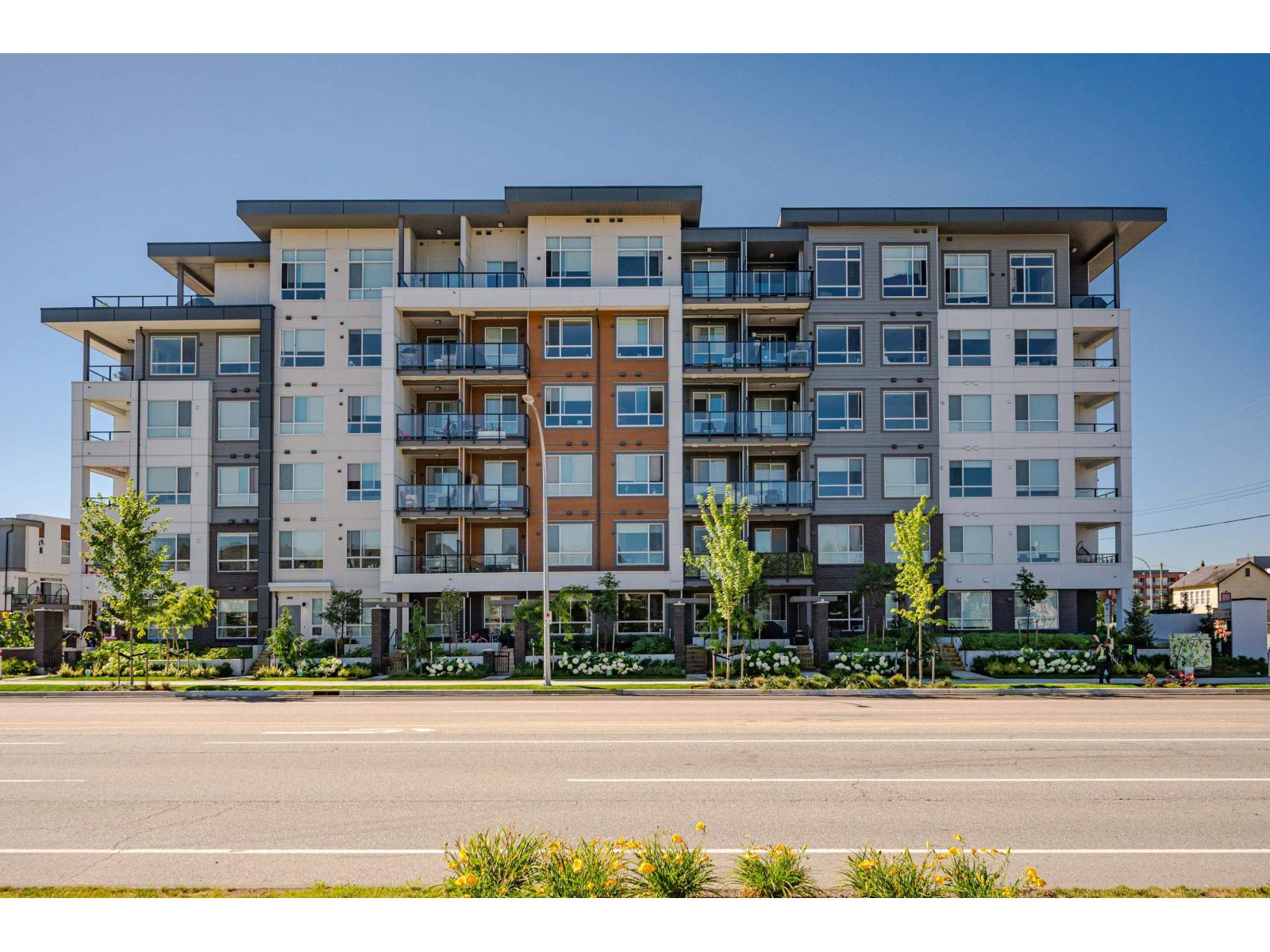 B 307 20834 80 Avenue
