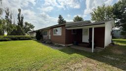 Eat in kitchen - 406 Finlay Avenue E, Deloraine, MB R0M0M0 Photo 5