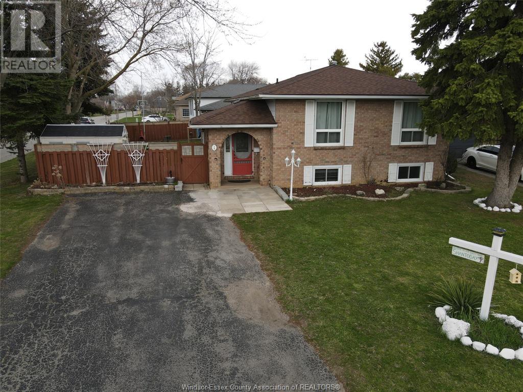 1 Lucy Crescent