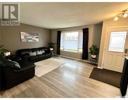 Bedroom - 621 Central Avenue S, Swift Current, SK S9H3G7 Photo 5