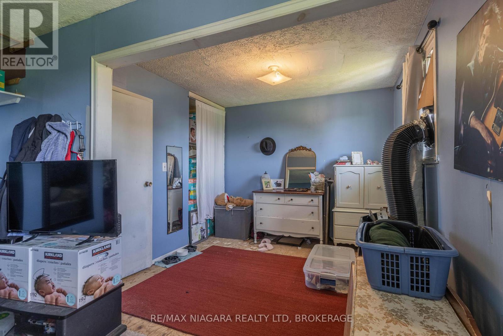 7709 Ronnie Crescent