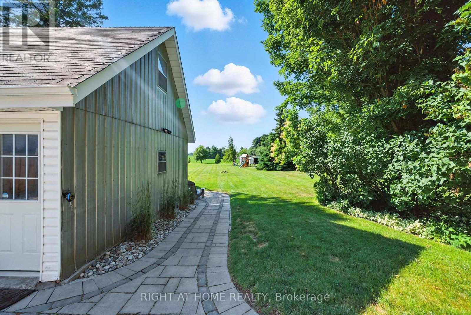 675 Myrtle Road W