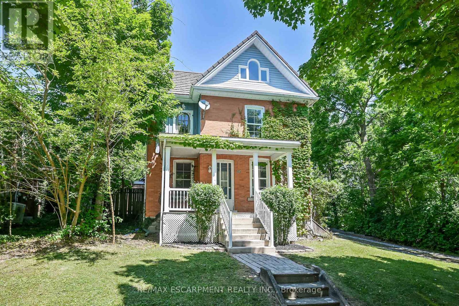 94 Sutherland Street W