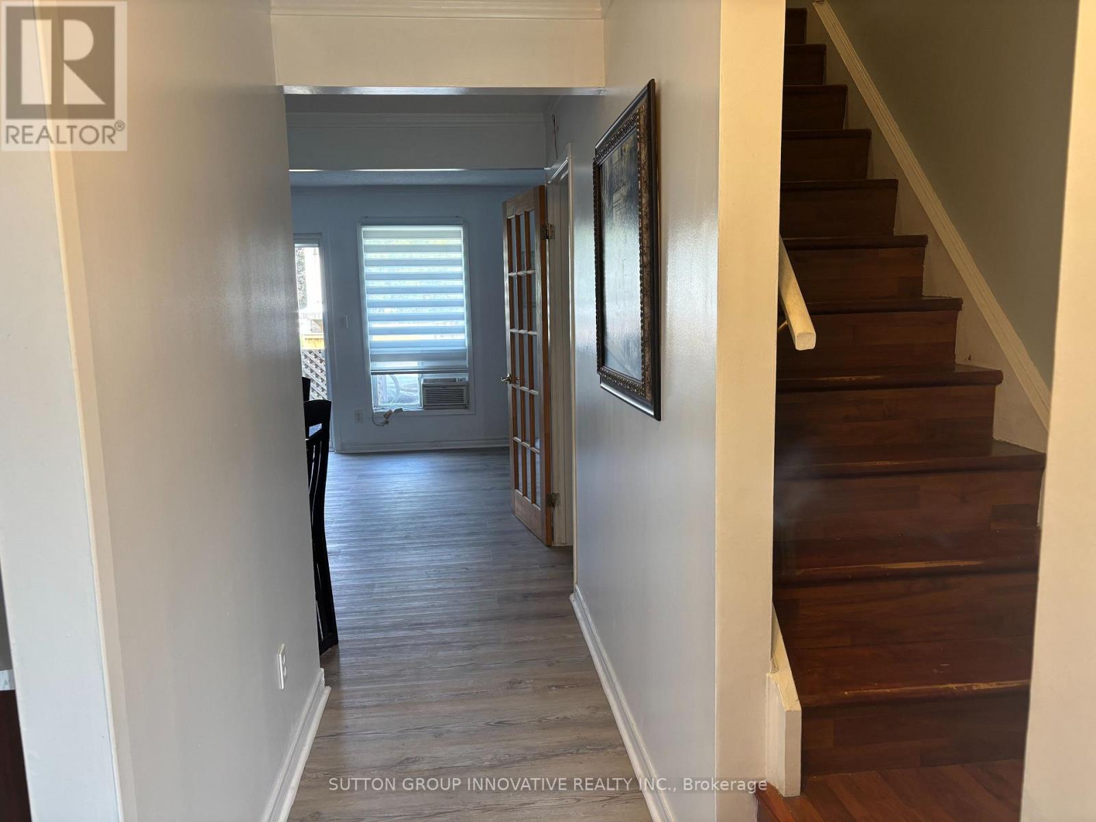 657 Upper Wentworth Street