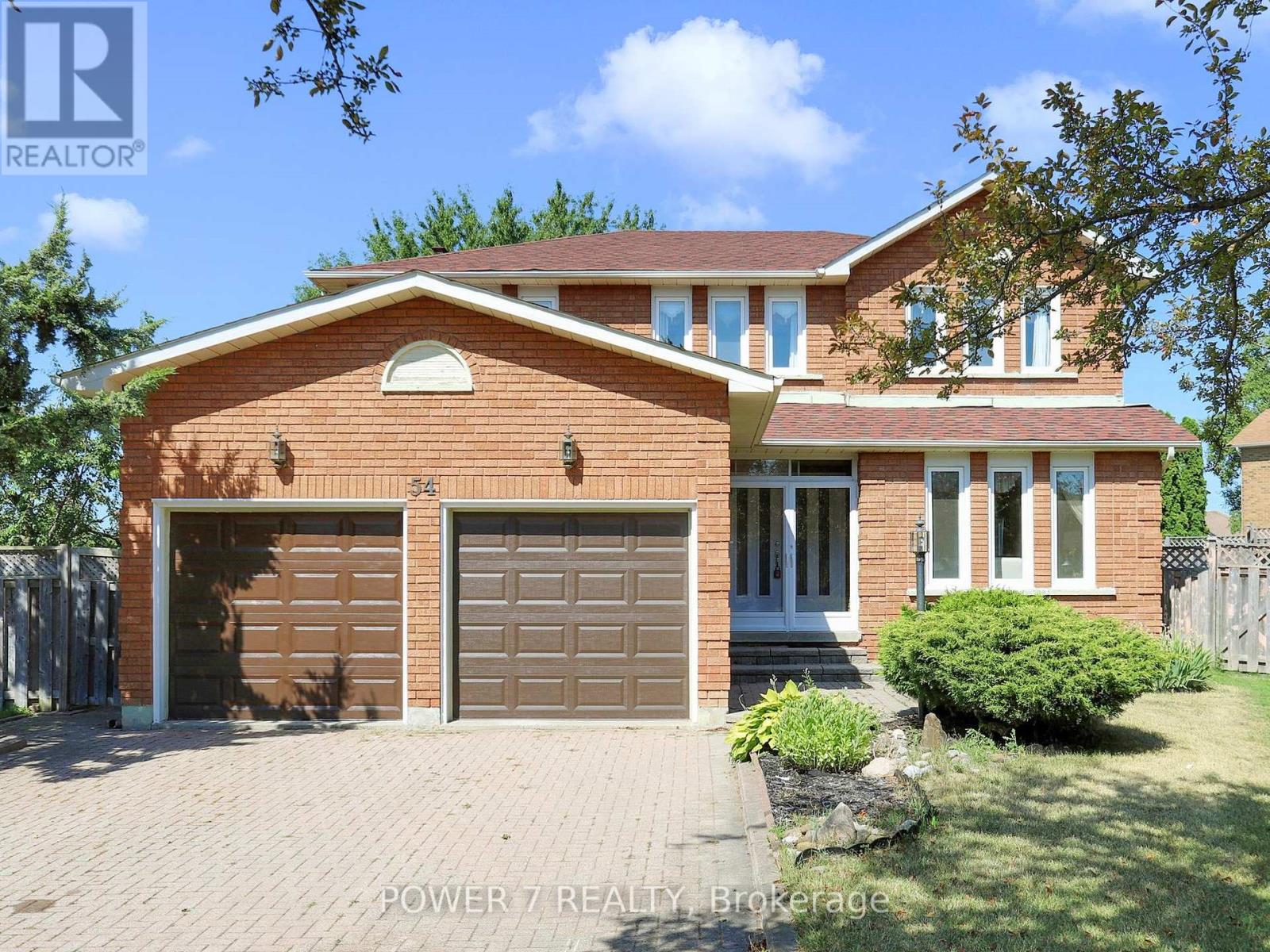 54 Hewlett Crescent