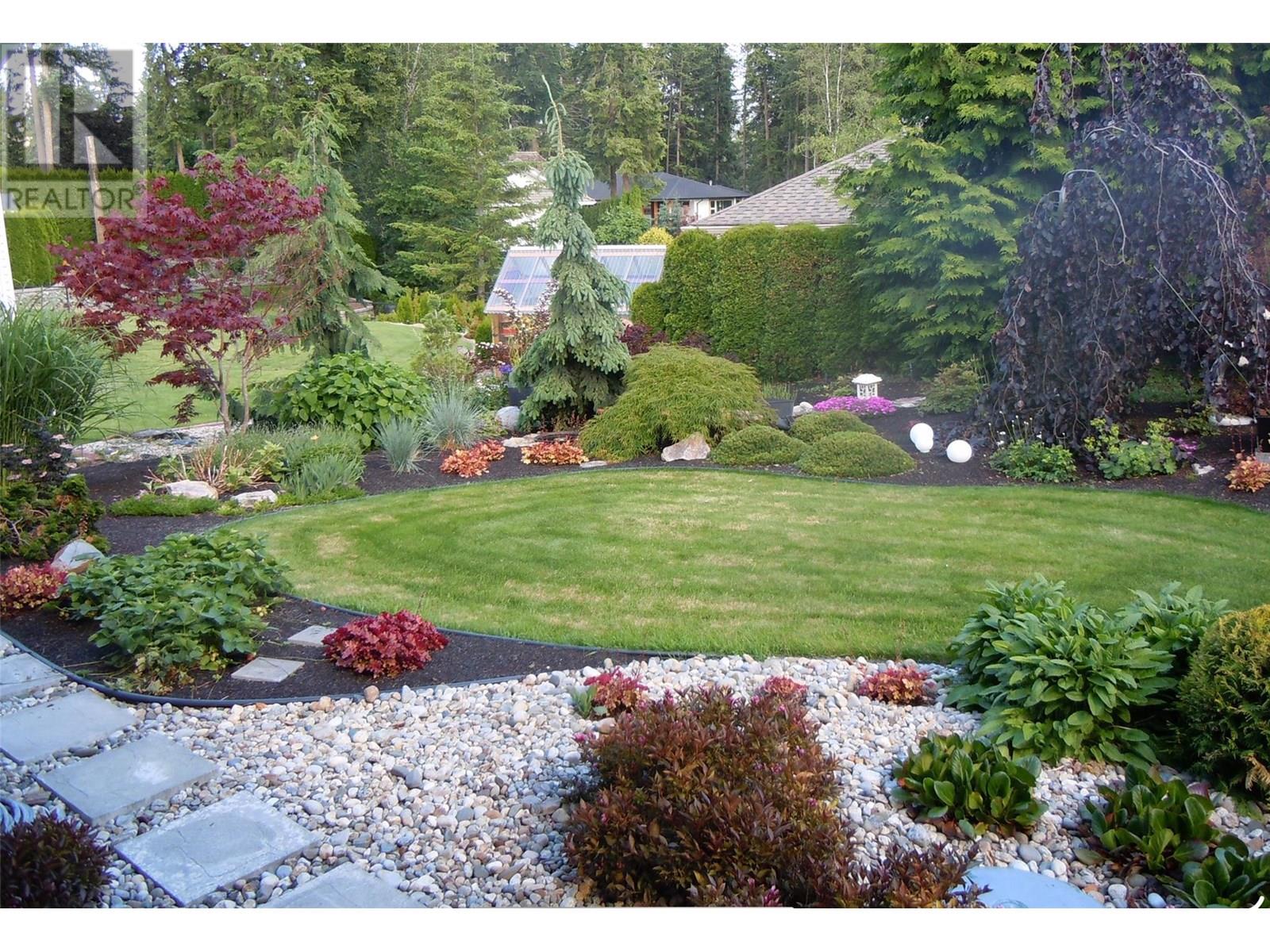 2523 Golf View Crescent