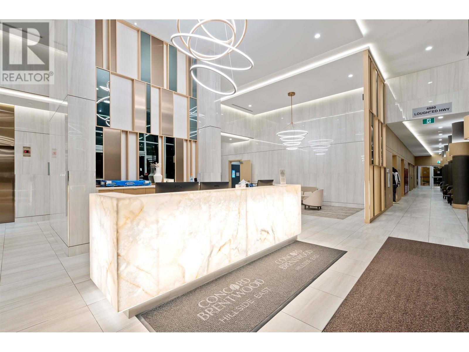 3402 4890 Lougheed Highway