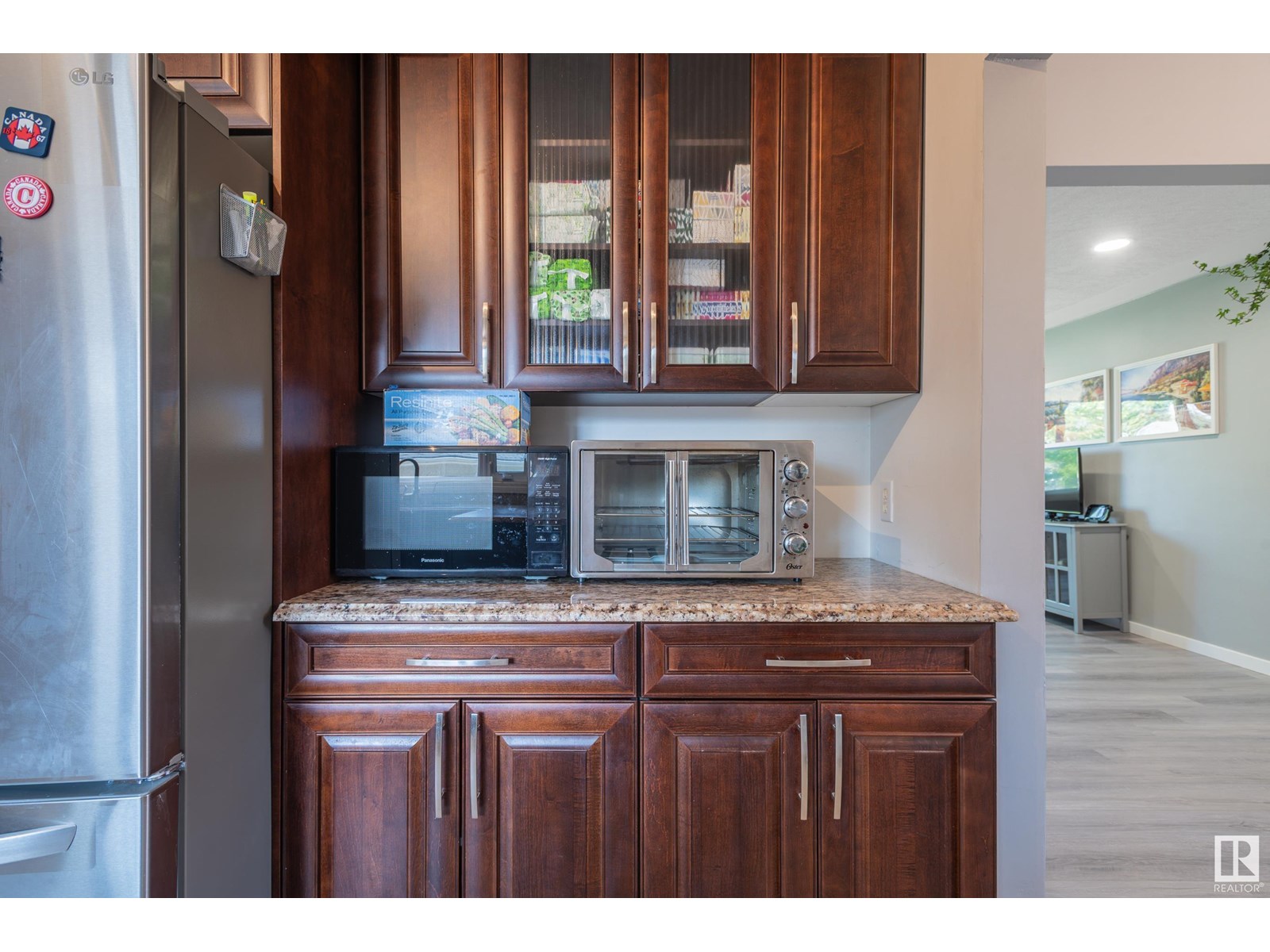 8803 160 St Nw