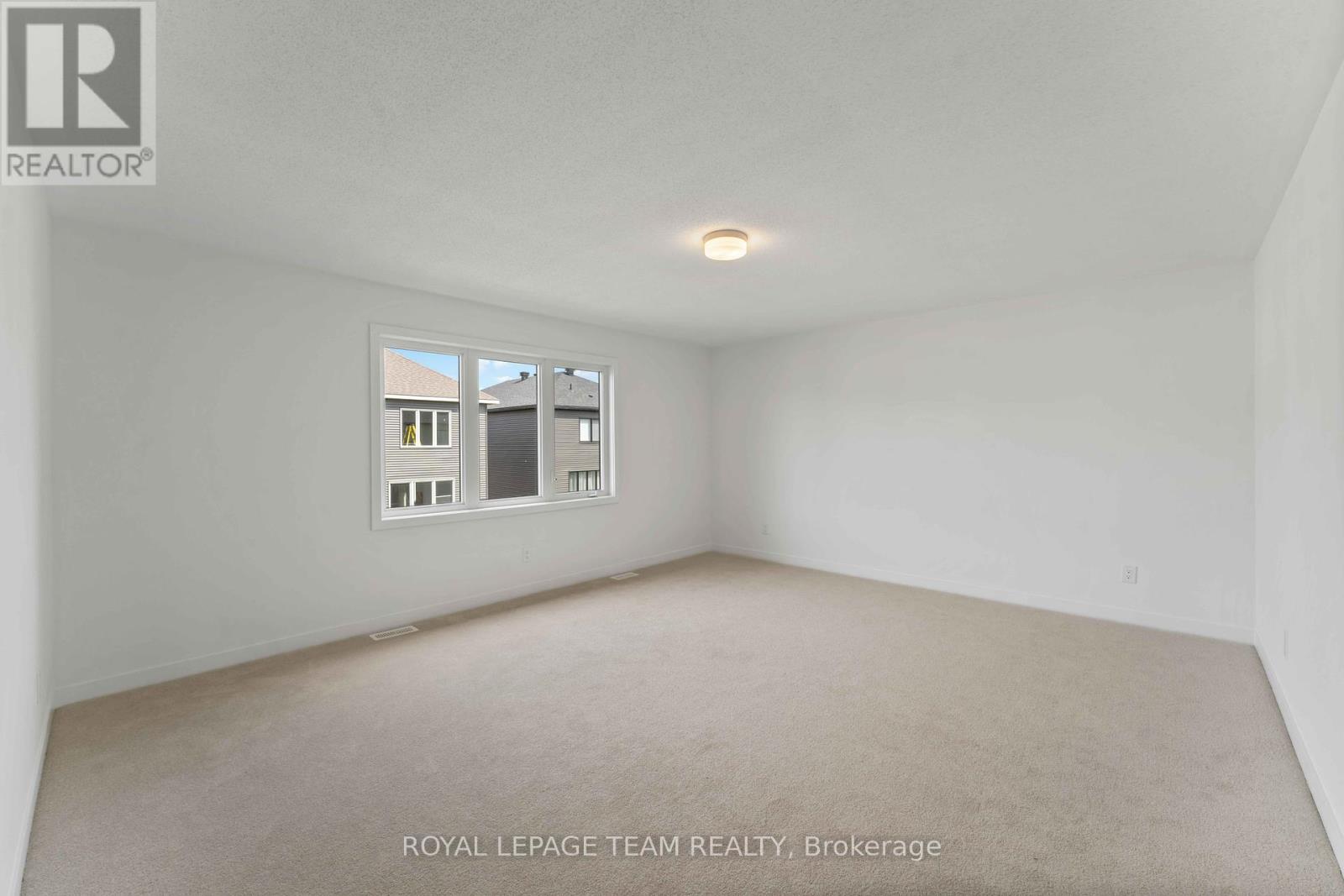 686 Fenwick Way