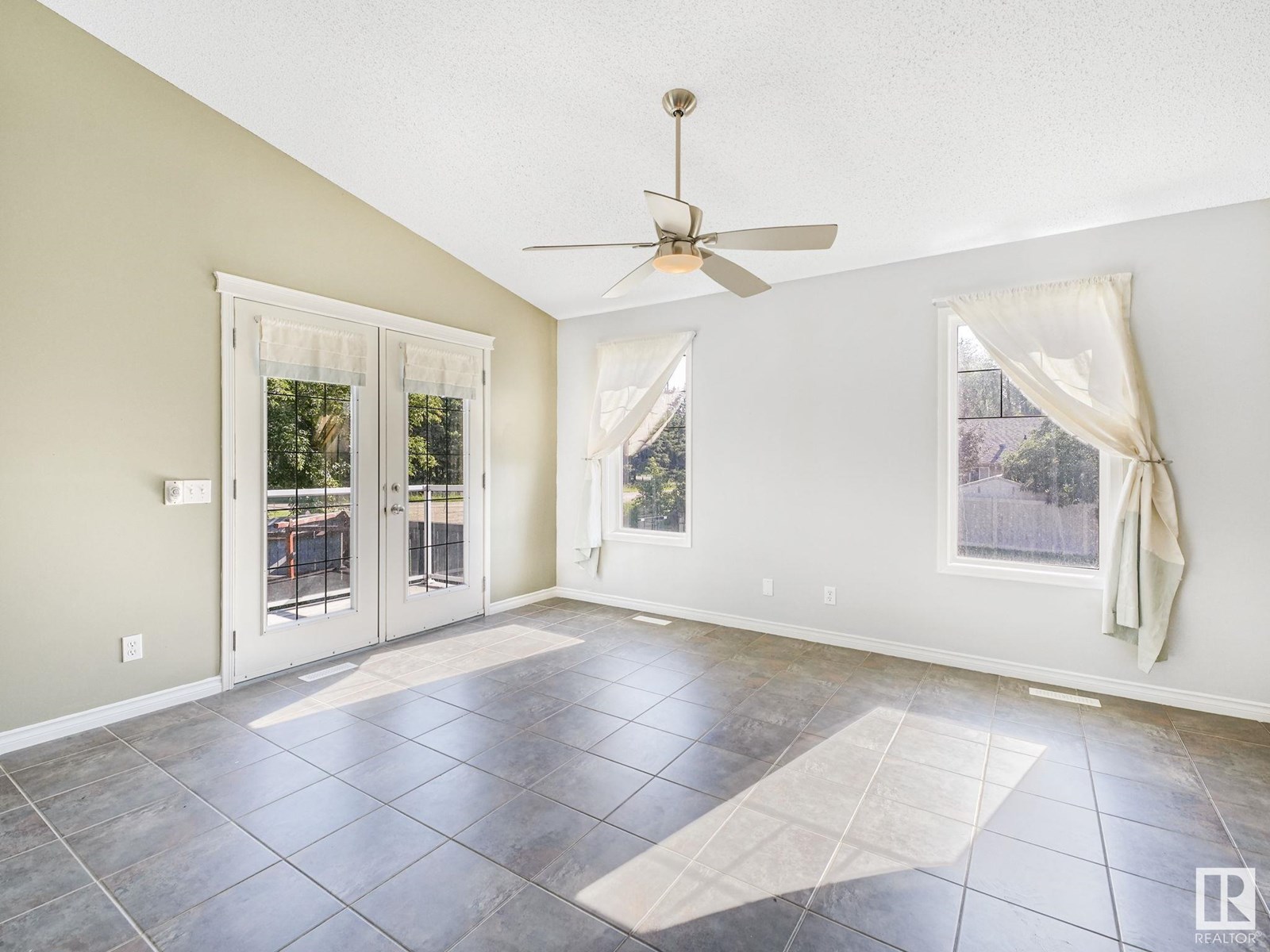 7804 5 Av Sw
