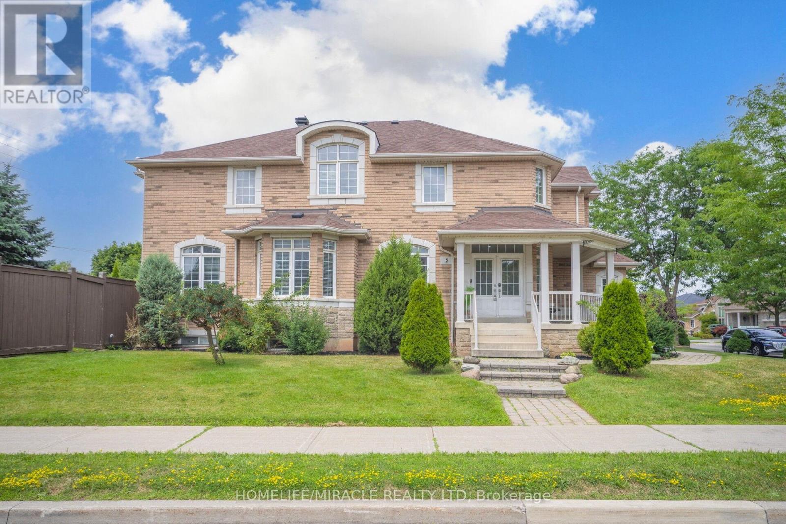 2 Roycrest Street