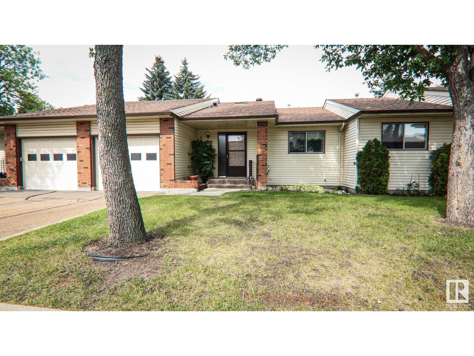 10816 11 Av Nw