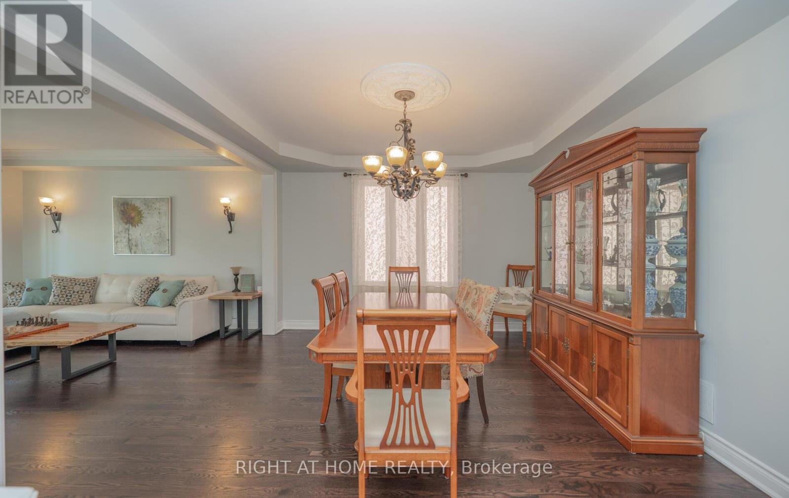 30 Selvapiano Cres Crescent N