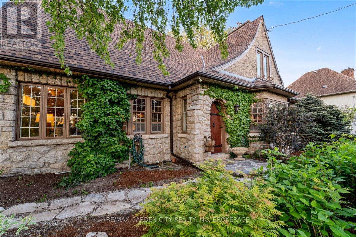 1 Glenridge Avenue