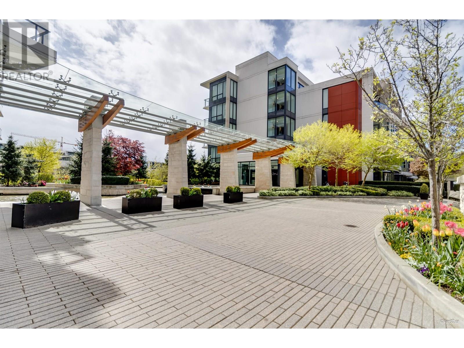 209 5638 Birney Avenue