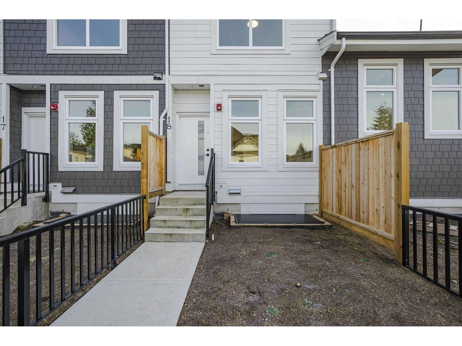 9 12770 105 Avenue