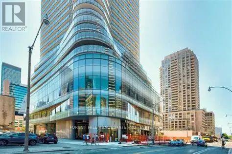 Parking 15 Wellesley Street W