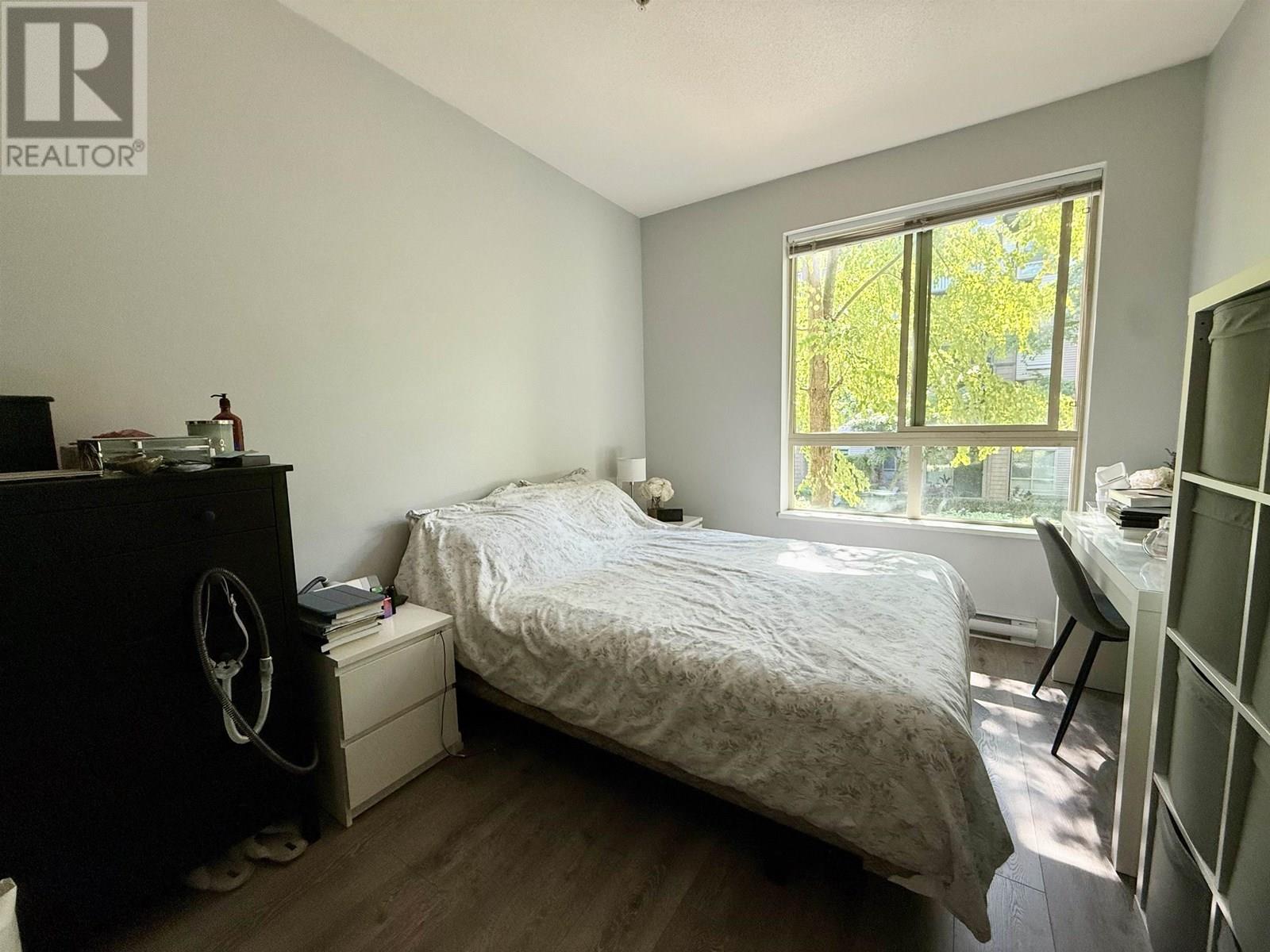 215 7478 Byrnepark Walk
