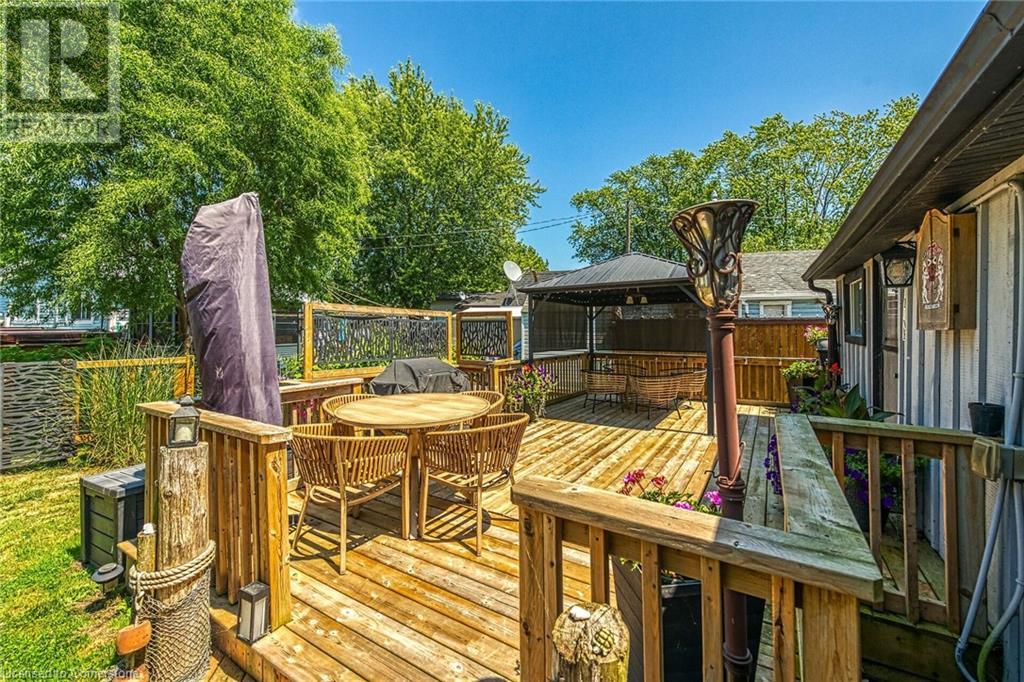 1023 Lakeshore Road