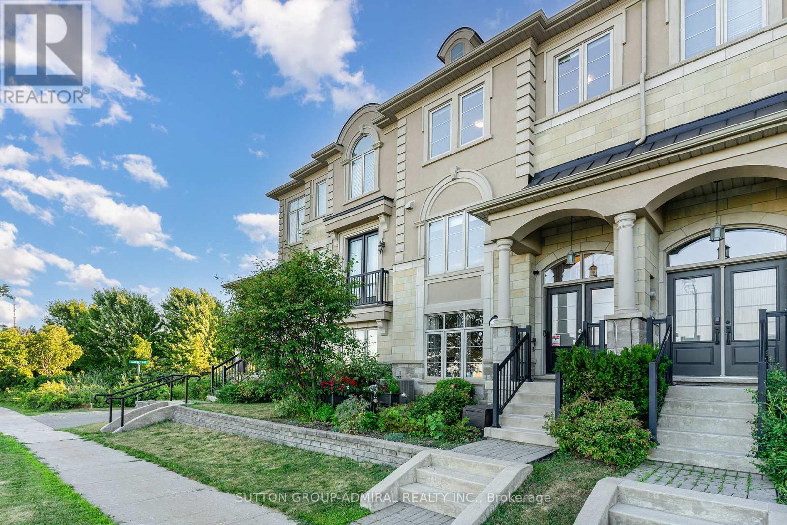 32 Grand Trunk Avenue