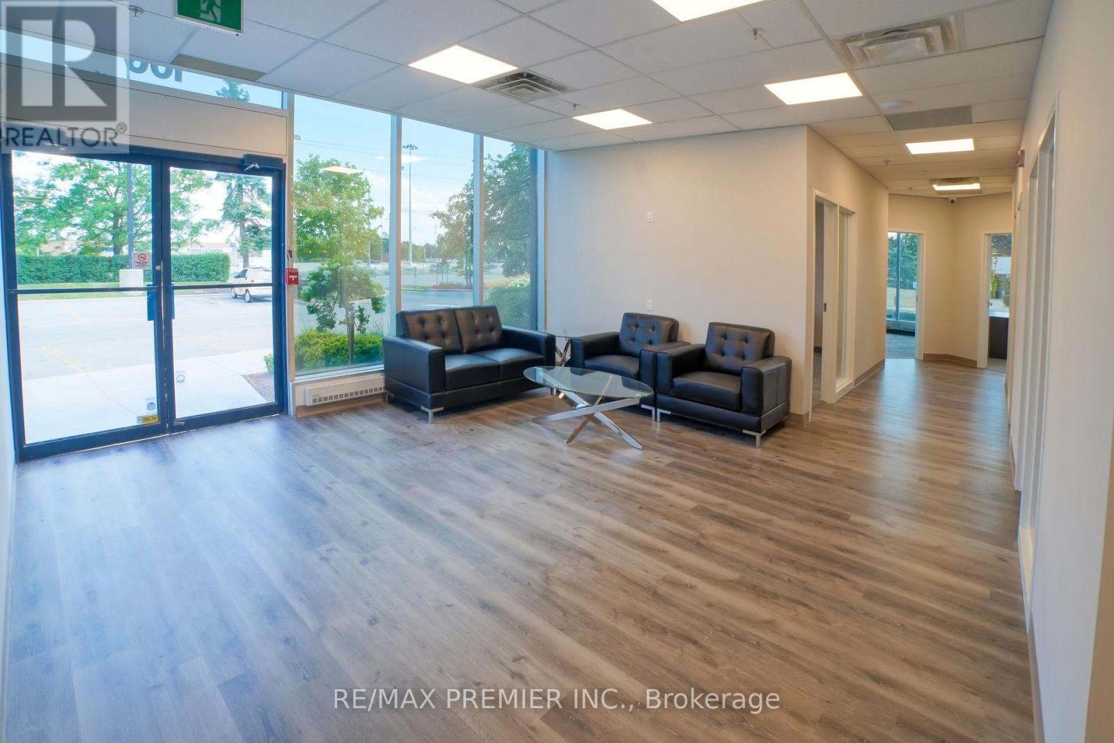 100 23 1075 North Service Road