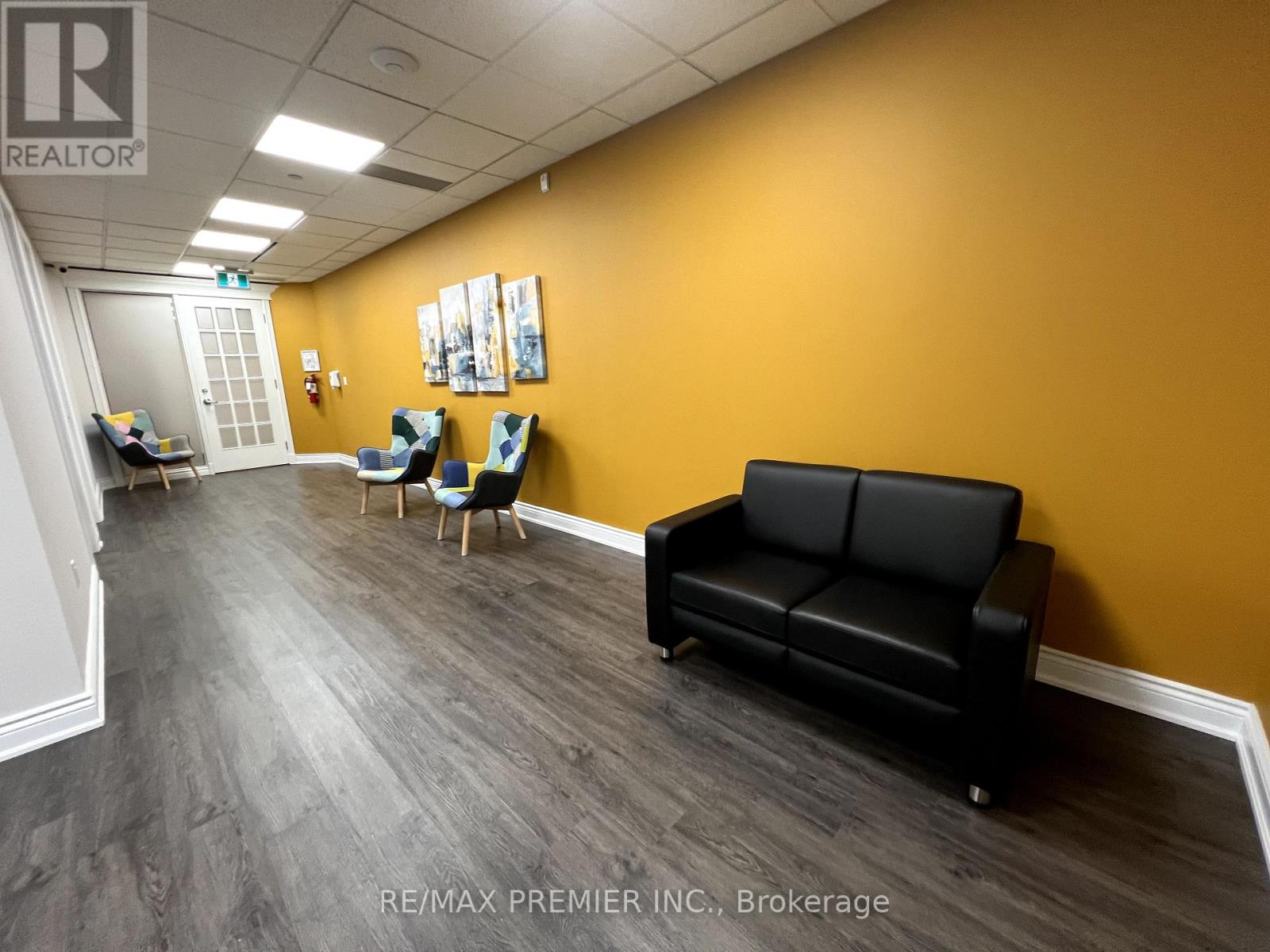 300 09 5500 North Service Road
