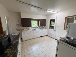 575 Laughlin Street, Image 2