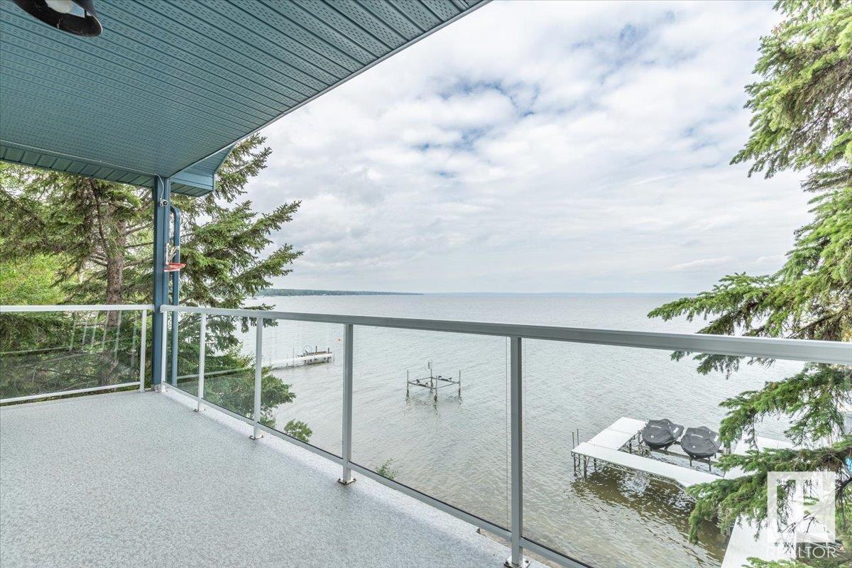239 Lakeshore Dr