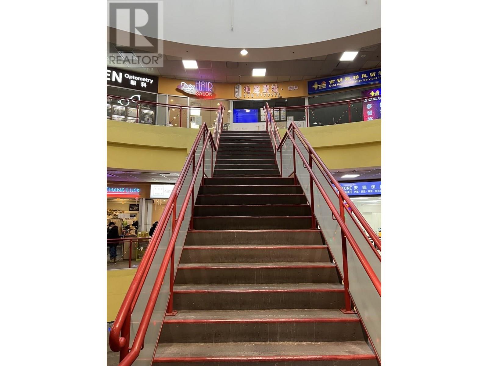 2322 4500 Kingsway