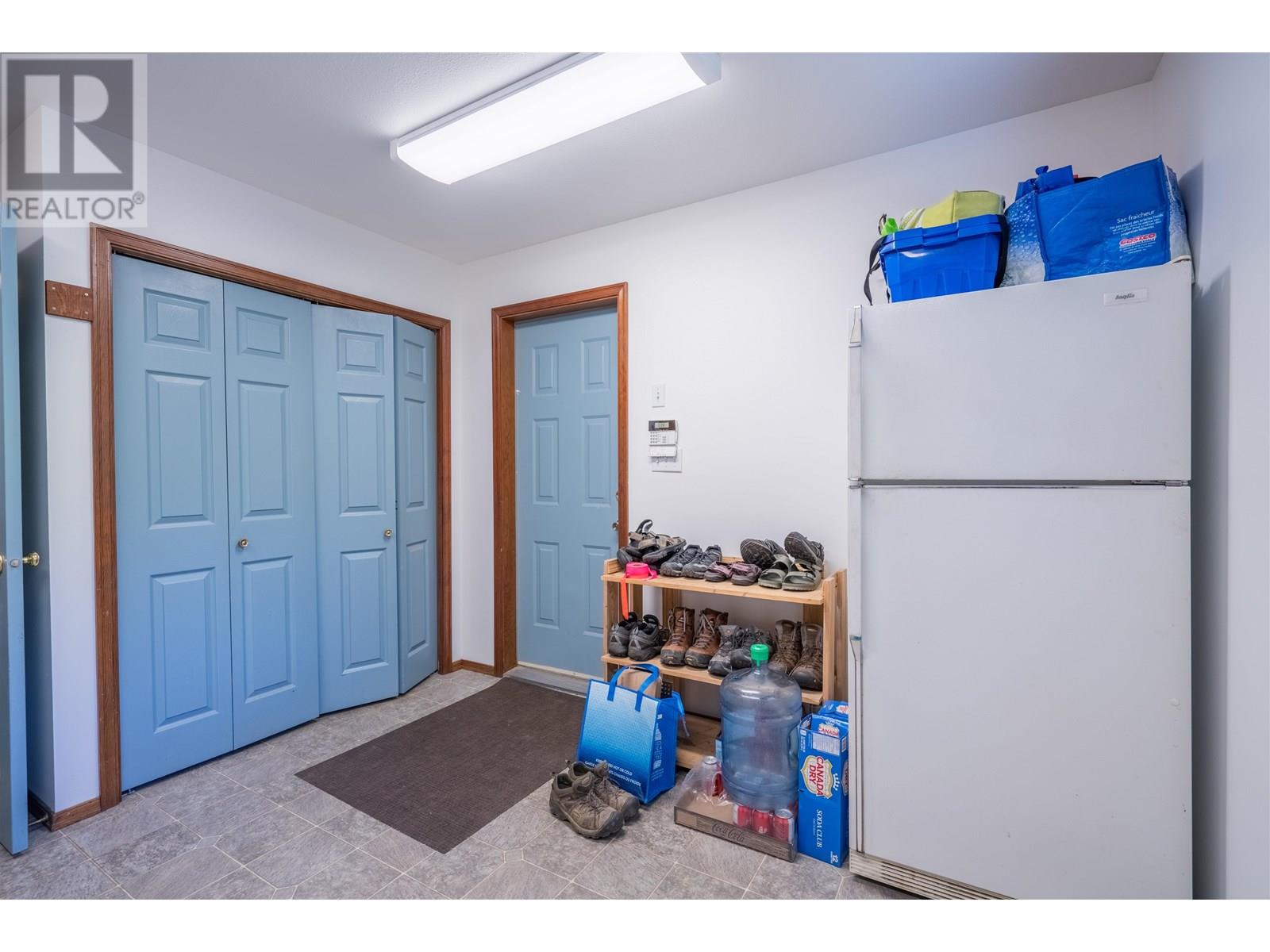 9133 Inglewood Road