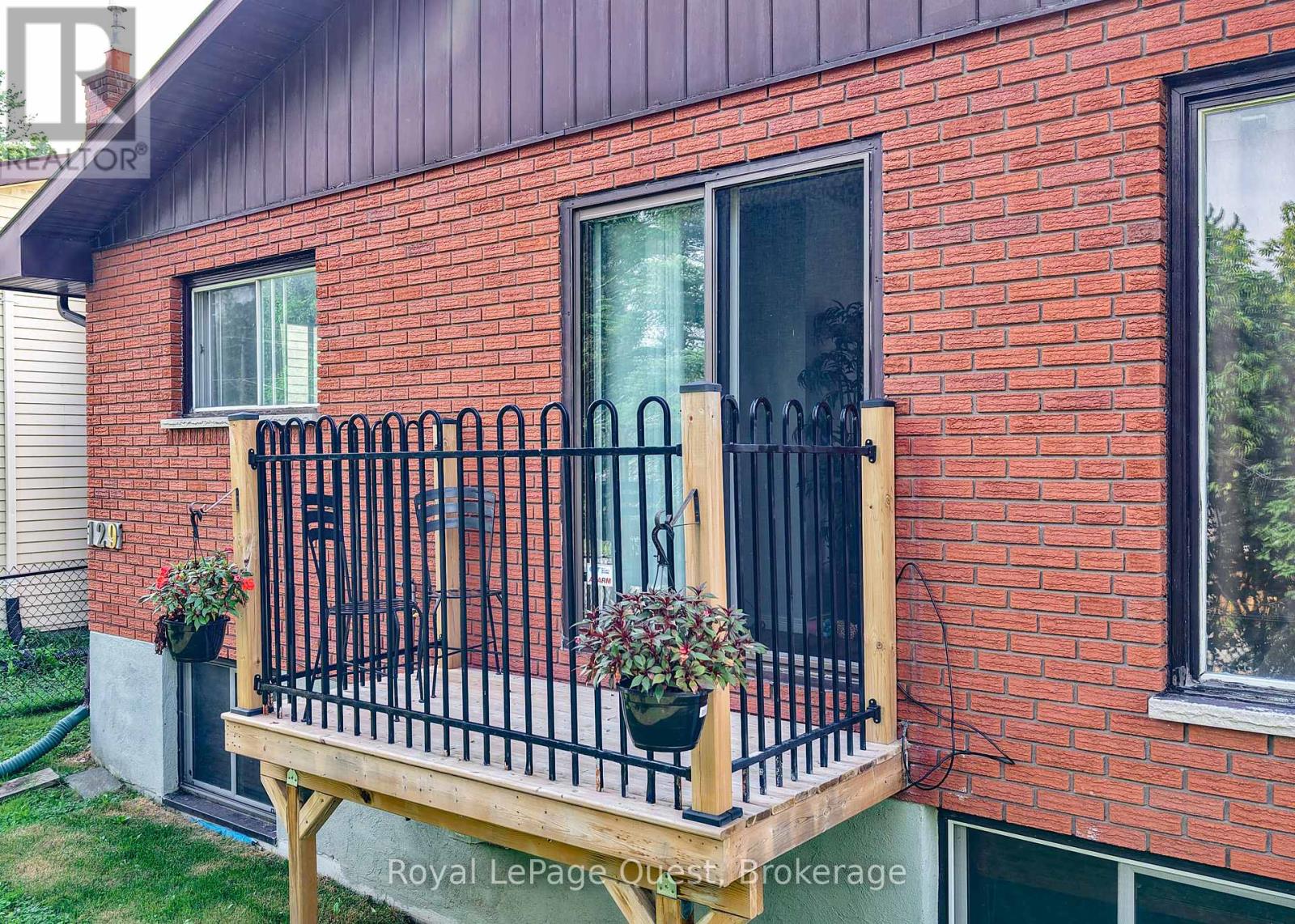 129 Simcoe Street