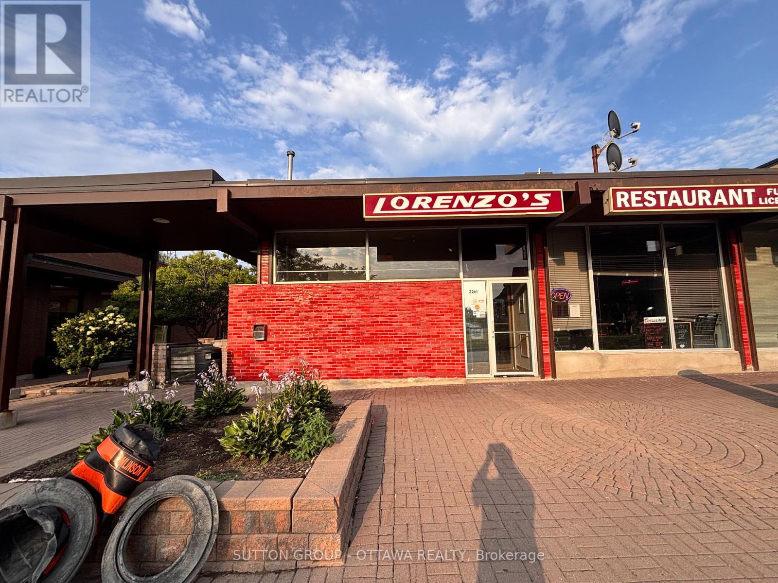 2201 Arch Street