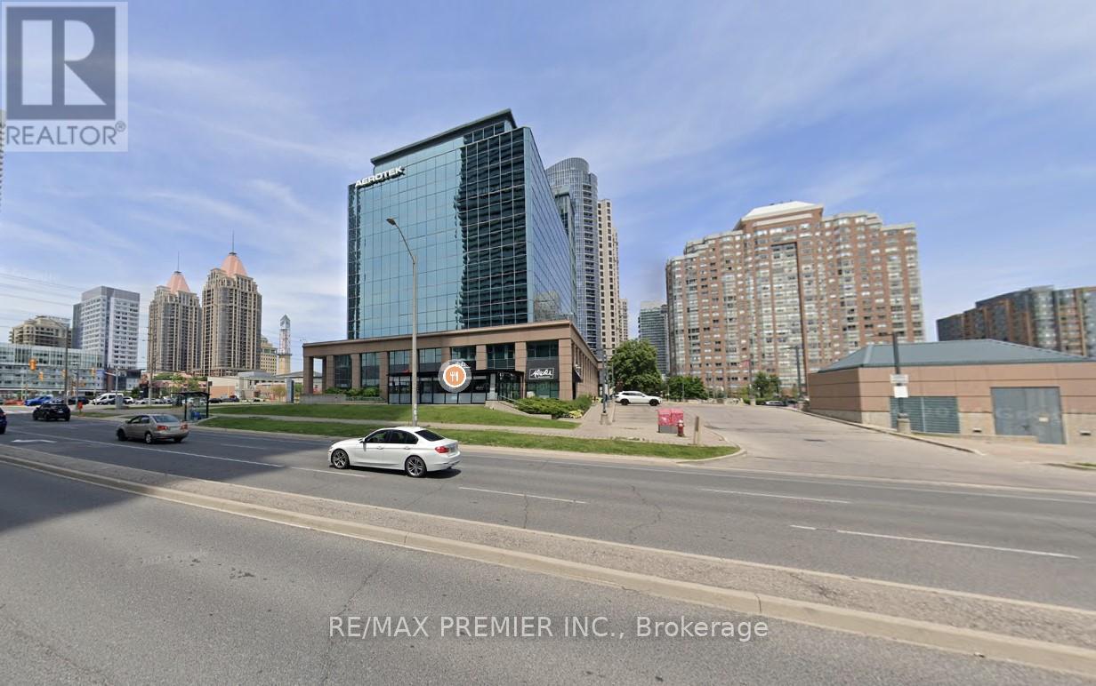 200 32 350 Burnhamthorpe Road W