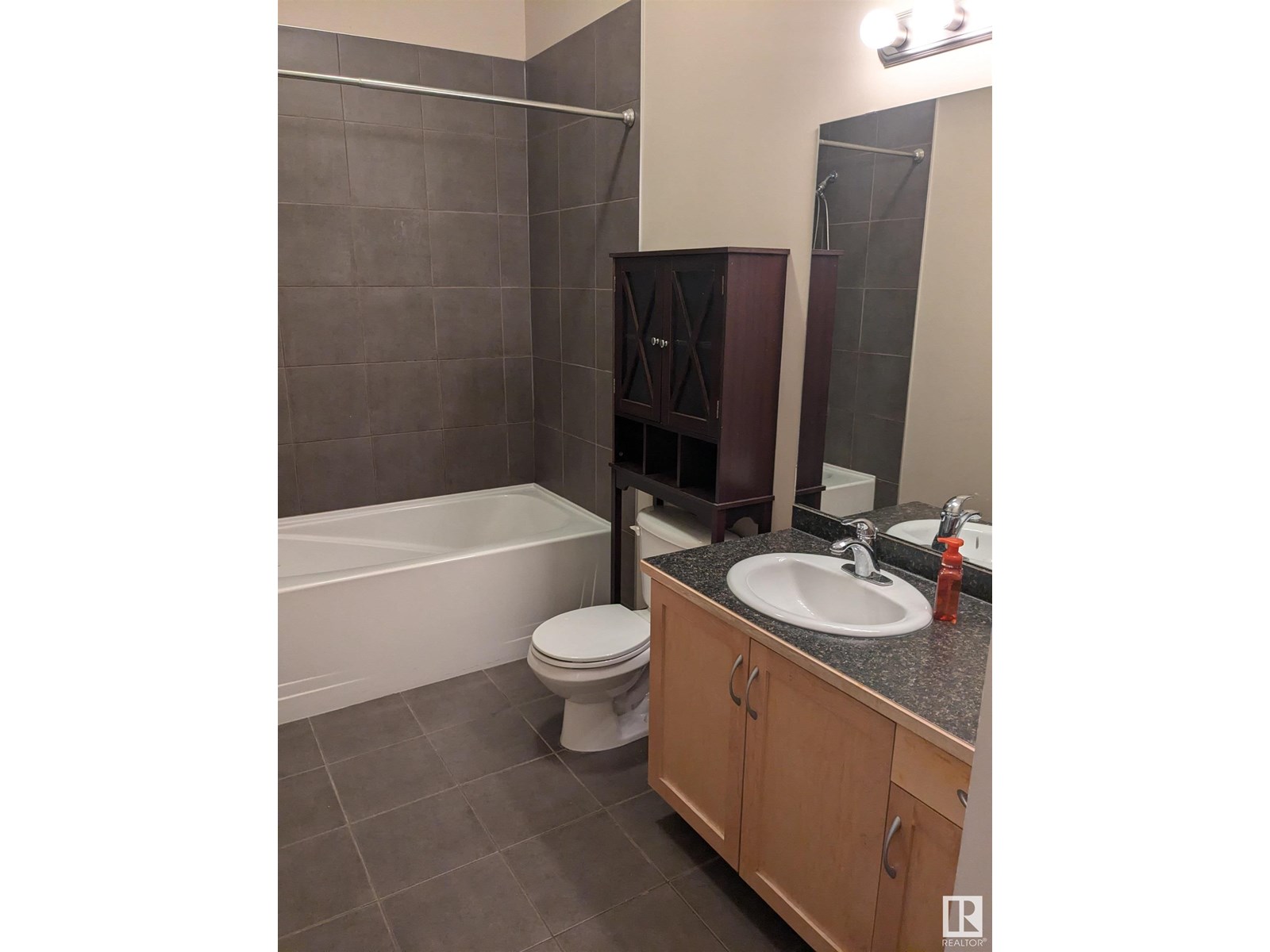 421 4831 104 A St Nw