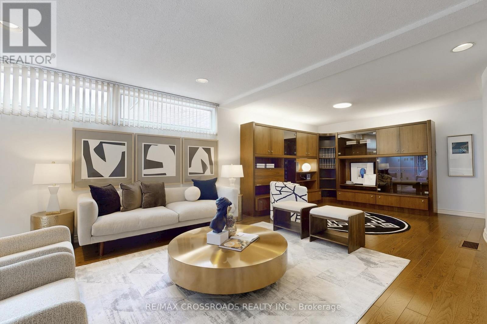 8 Orchid Court