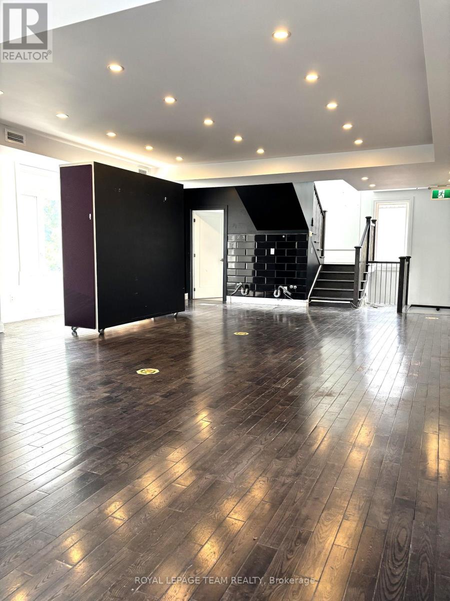 551 Somerset Street W