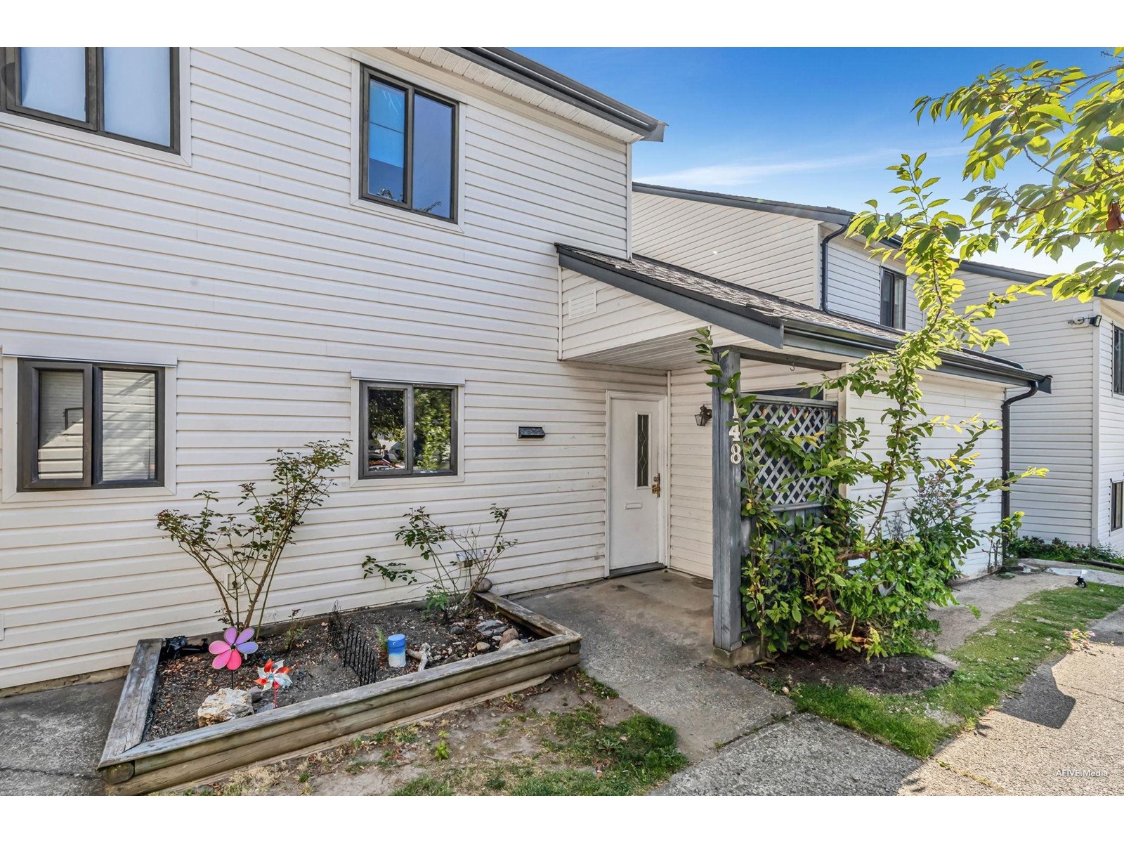 148 13758 67 Avenue